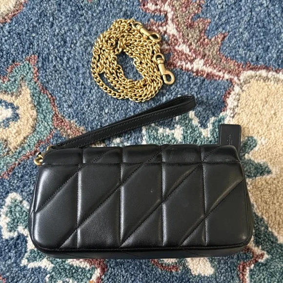 Coach Black Quilted Leather Crossbody Bag with Gold 'C' Accent - Picture 4 of 5